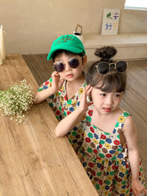 Load image into Gallery viewer, <Taiwan Pavilion> 2022X40TG-Korean version of boys and girls short-sleeved shorts two-piece children's flower suspender skirt brother and sister outfit (A2)