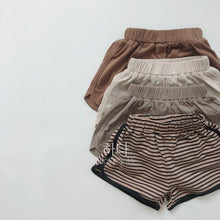 Load image into Gallery viewer, 1055PA-Retro Japanese Korean children's solid color shorts neutral Korean boys and girls striped hem hot pants loose shorts