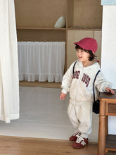 將圖片載入圖庫檢視器 CZ260863TG-春秋季復古字母連帽休閒兩件套
