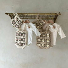 將圖片載入圖庫檢視器 MY9514LS-秋冬季韓版嬰兒復古手工勾花針織背心連身褲兩件套
