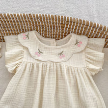 將圖片載入圖庫檢視器 H10550LS-夏季花朵刺繡翻領包屁衣+髮帶
