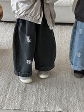 Load image into Gallery viewer, 25C15PA-春夏季破洞寬鬆仿舊牛仔褲
