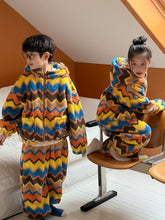 將圖片載入圖庫檢視器 2025D198TG-冬季韓版彩條連帽拉鍊可愛居家兩件套
