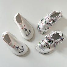 將圖片載入圖庫檢視器 43005AC-夏季｜北歐風防滑｜軟底沙灘溯溪鞋襪
