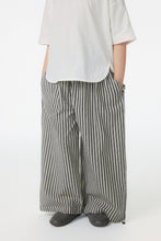 Load image into Gallery viewer, BB2603PCW-夏季｜條紋花苞腰｜闊腿長褲
