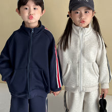 Load image into Gallery viewer, DZ250664TG-秋冬季運動風立領加絨拉鍊兩件套裝
