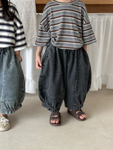 Load image into Gallery viewer, 25X53PA-夏季｜做舊牛仔｜寬鬆中褲
