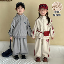 將圖片載入圖庫檢視器 DZ250609TG-冬季絨毛立領拉鍊休閒兩件套
