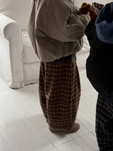 將圖片載入圖庫檢視器 2025D17PA-秋冬季韓版格紋加絨休閒寬鬆闊腿褲
