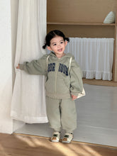 將圖片載入圖庫檢視器 CZ260863TG-春秋季復古字母連帽休閒兩件套
