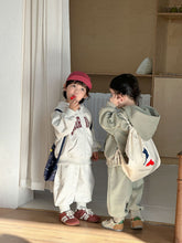 將圖片載入圖庫檢視器 CZ260863TG-春秋季復古字母連帽休閒兩件套
