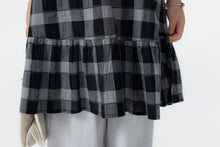 Load image into Gallery viewer, BB2602PCW-夏季｜黑灰格｜荷葉邊連衣裙
