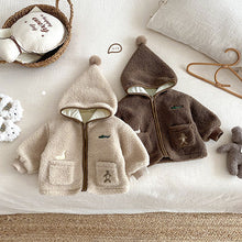 Load image into Gallery viewer, ZDW5196SE-冬季顆粒絨刺繡精靈連帽拉鍊外套
