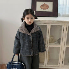 Load image into Gallery viewer, 25D33SE-冬季羊羔毛呢外套｜森系加厚大衣
