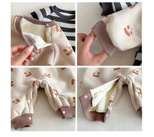 將圖片載入圖庫檢視器 ZDL5184LS-冬季條紋羊駝絨加絨連體爬服
