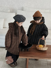 Load image into Gallery viewer, 25D43SE-冬季格紋羊毛呢外套｜加棉森系大衣
