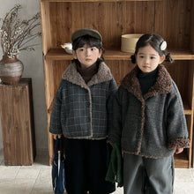 Load image into Gallery viewer, 25D33SE-冬季羊羔毛呢外套｜森系加厚大衣
