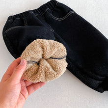 將圖片載入圖庫檢視器 ZDK5674PA-冬季韓版加絨束腳休閒牛仔褲
