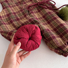 將圖片載入圖庫檢視器 ZDK5616LS-冬季格子加厚夾棉背帶連體褲&amp;針織上衣
