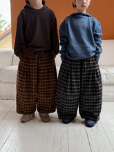 將圖片載入圖庫檢視器 2025D17PA-秋冬季韓版格紋加絨休閒寬鬆闊腿褲
