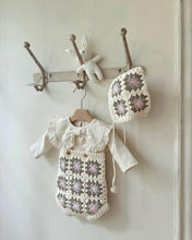 將圖片載入圖庫檢視器 MY9514LS-秋冬季韓版嬰兒復古手工勾花針織背心連身褲兩件套
