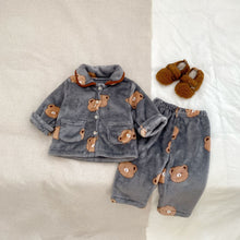 Load image into Gallery viewer, H10606TG-冬季熊頭雙面絨家居兩件套裝
