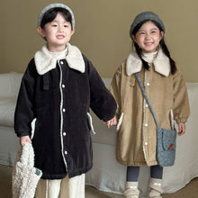 將圖片載入圖庫檢視器 DM250634SE-冬季燈芯絨毛領長版棉風衣外套
