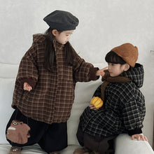 Load image into Gallery viewer, 25D43SE-冬季格紋羊毛呢外套｜加棉森系大衣
