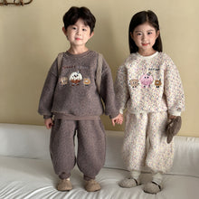 Load image into Gallery viewer, DZ250631TG-冬季麵包刺繡羊羔絨加厚休閒兩件套裝
