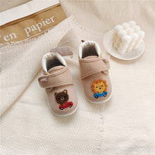 Load image into Gallery viewer, 62504AC-動物軟底刺繡學步鞋
