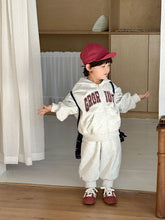 將圖片載入圖庫檢視器 CZ260863TG-春秋季復古字母連帽休閒兩件套
