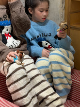 將圖片載入圖庫檢視器 2025D209TG-冬款狗狗條紋珊瑚絨居家兩件套
