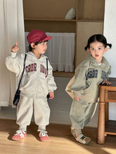 將圖片載入圖庫檢視器 CZ260863TG-春秋季復古字母連帽休閒兩件套
