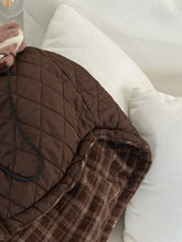 Load image into Gallery viewer, 25D43SE-冬季格紋羊毛呢外套｜加棉森系大衣
