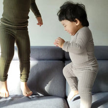 Load image into Gallery viewer, Y8434LS-Autumn A-type soft waxy cotton thick striped thick elastic top + pants + hat set 
