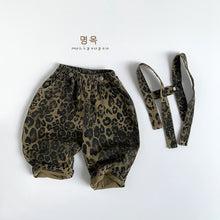 將圖片載入圖庫檢視器 25011LS-秋季韓版兒童休閒豹紋兩穿吊帶褲
