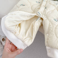 Load image into Gallery viewer, H10637LS-冬季碎花連帽加絨連體爬服（新生兒）
