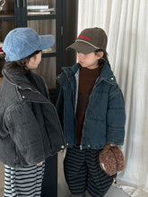 Load image into Gallery viewer, 25D23SE-冬季加厚牛仔外套｜保暖棉袄大衣款
