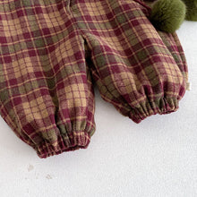 將圖片載入圖庫檢視器 ZDK5616LS-冬季格子加厚夾棉背帶連體褲&amp;針織上衣
