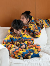 將圖片載入圖庫檢視器 2025D198TG-冬季韓版彩條連帽拉鍊可愛居家兩件套
