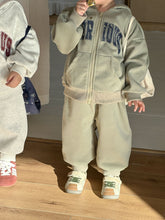 將圖片載入圖庫檢視器 CZ260863TG-春秋季復古字母連帽休閒兩件套
