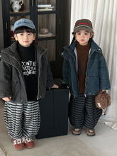 Load image into Gallery viewer, 25D23SE-冬季加厚牛仔外套｜保暖棉袄大衣款
