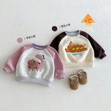 Load image into Gallery viewer, ZDY5221SE-冬季拼袖動物拼布長袖上衣
