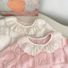 Load image into Gallery viewer, H10603TG-冬季兔子加絨花邊領珊瑚絨縮口家居兩件套裝
