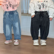 Load image into Gallery viewer, CK260790PA-春秋牛仔長褲｜寬鬆弯刀褲
