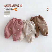 Load image into Gallery viewer, ZDK5281PA-冬季加絨涂鴉貼標休閒長褲
