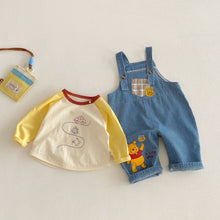 Load image into Gallery viewer, ZCK6171LS-春季維尼刺繡背帶長褲&amp;韓版拼袖上衣
