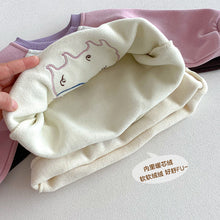 Load image into Gallery viewer, ZDY5221SE-冬季拼袖動物拼布長袖上衣
