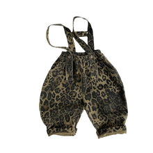 將圖片載入圖庫檢視器 25011LS-秋季韓版兒童休閒豹紋兩穿吊帶褲
