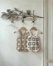 將圖片載入圖庫檢視器 MY9514LS-秋冬季韓版嬰兒復古手工勾花針織背心連身褲兩件套
